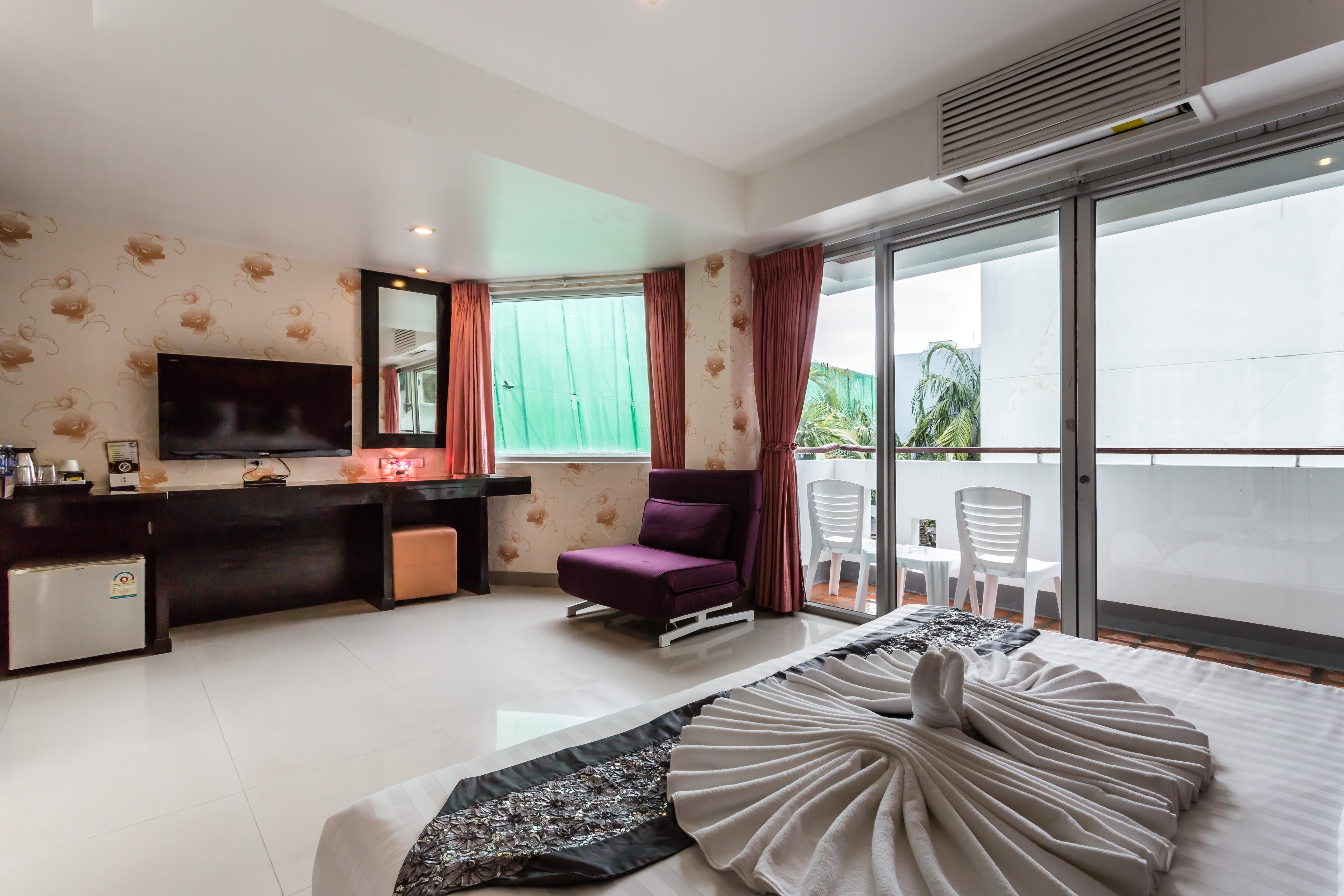 7Q Patong Exterior foto