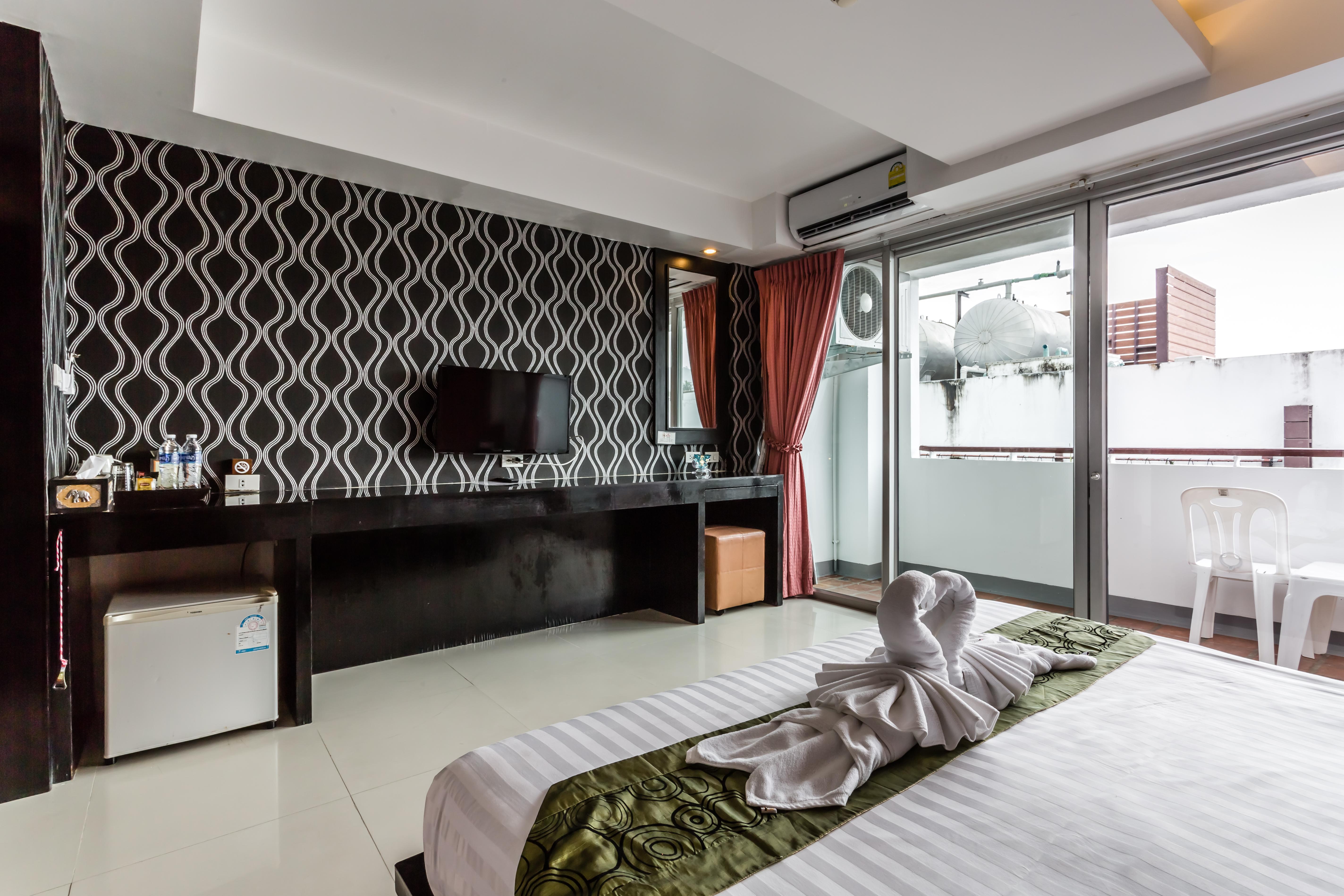 7Q Patong Exterior foto